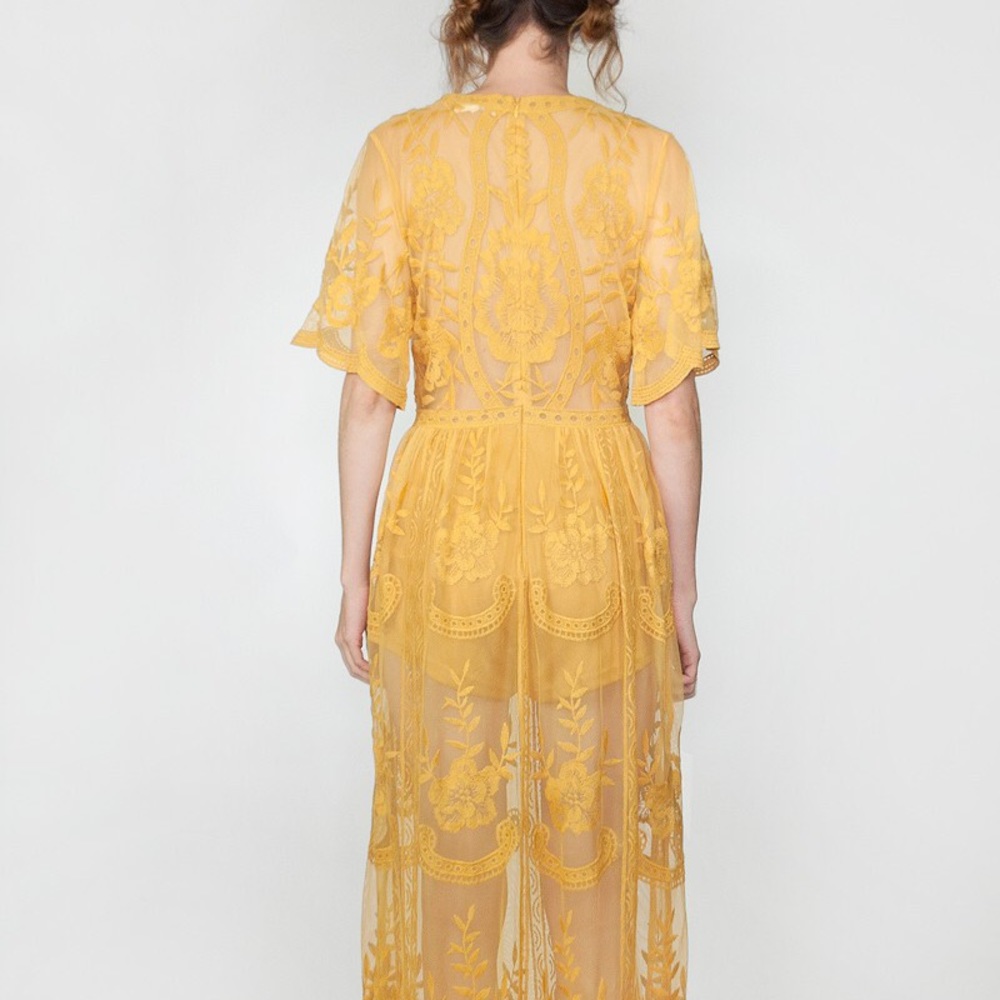 Deep-V Lace Maxi Romper - Picture 6 of 7